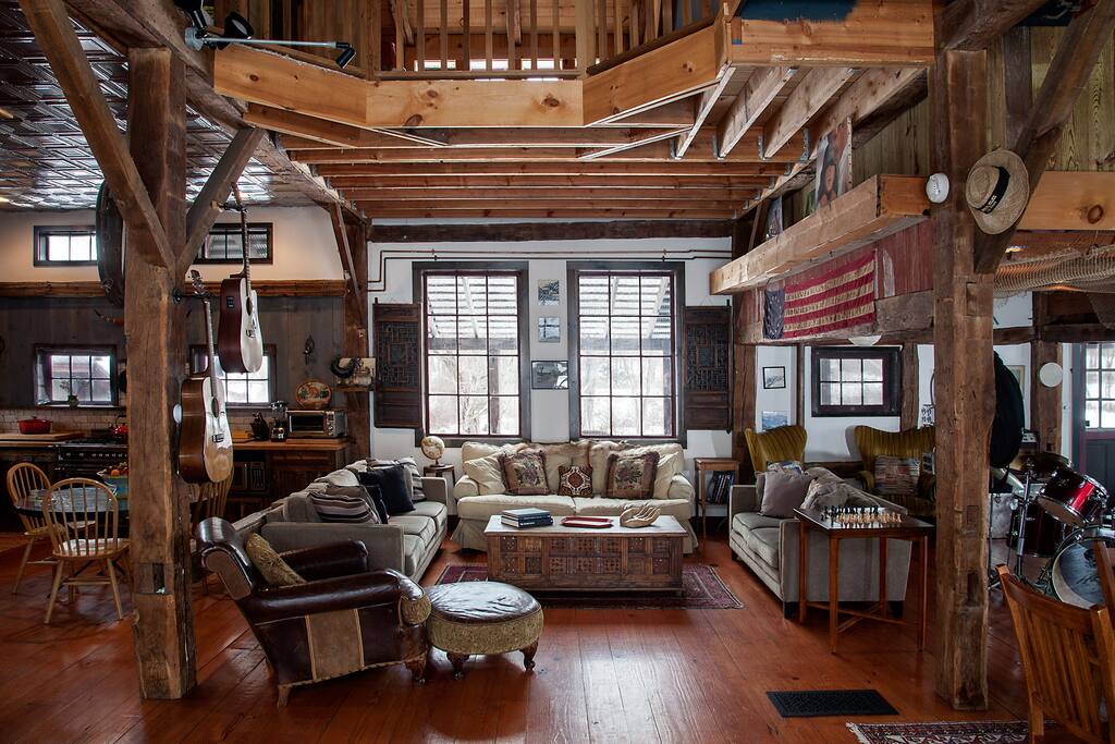 1st Floor Living Space