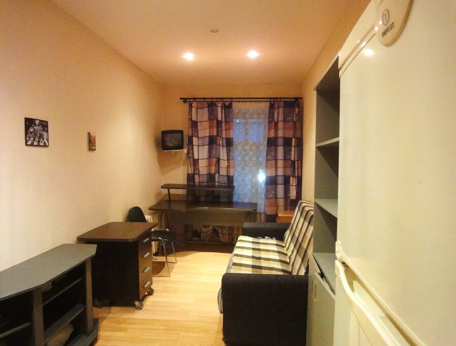 Комната (Apartment)