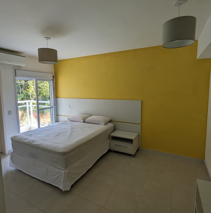 ห้องสวีท 1 - มีเครื่องปรับอากาศเตียงควีนไซส์ระเบียงและมีพื้นที่สำหรับฟูกบนพื้น