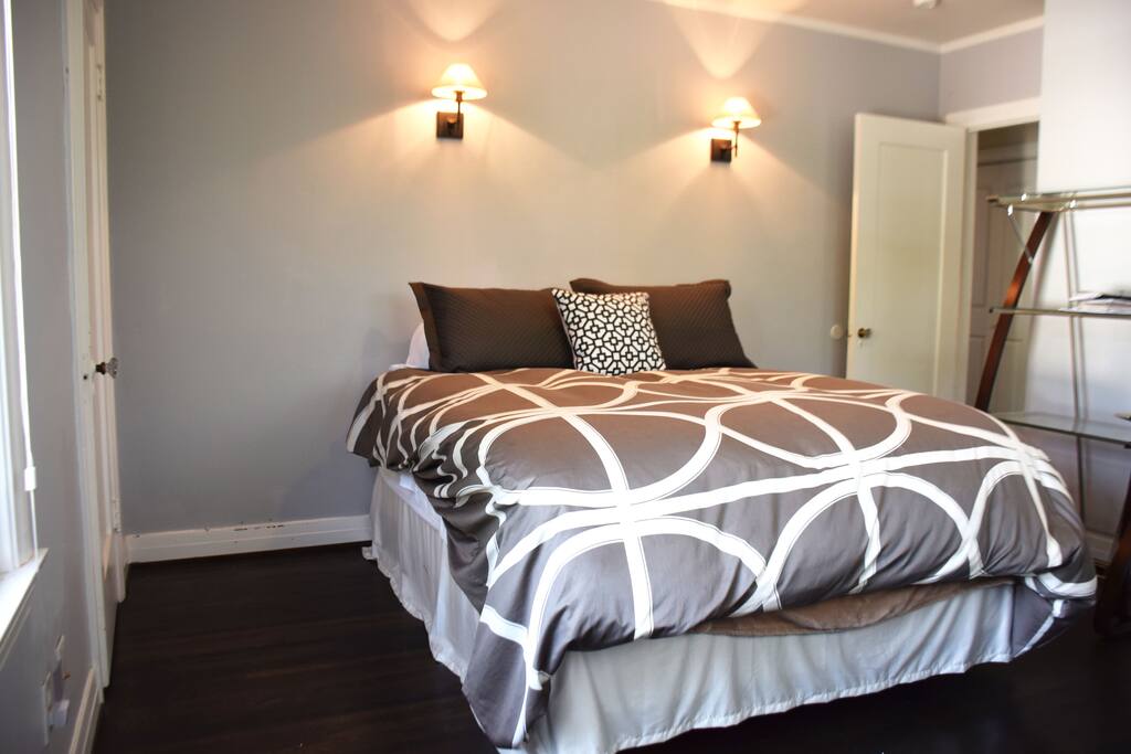 Guest bedroom