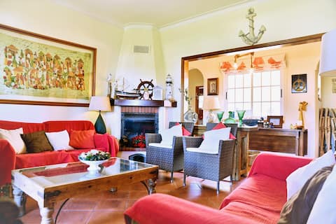 Top Airbnb: Faro Beach House (with big Kayak and 2 bicycles) in Montenegro