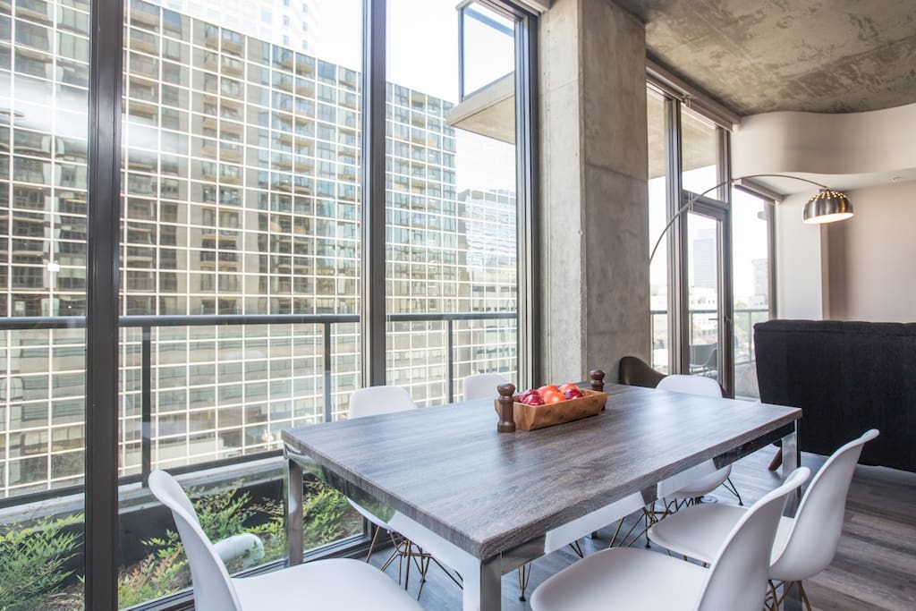 Dining with 6 with a unique city feel