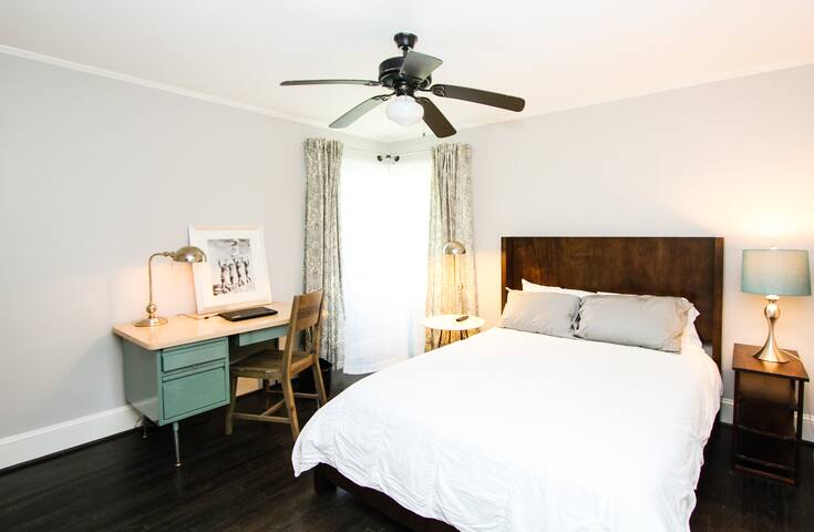 Best place to stay in Charleston near downtown