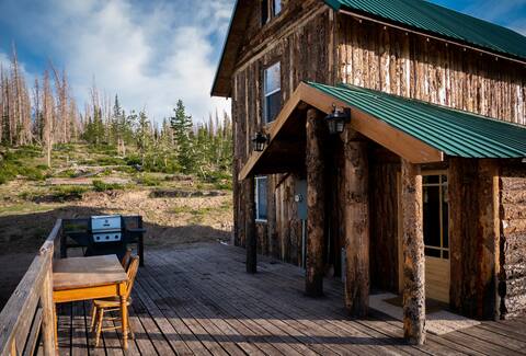 Secluded & Comfy Mountain Cabin-perfect for UTVers