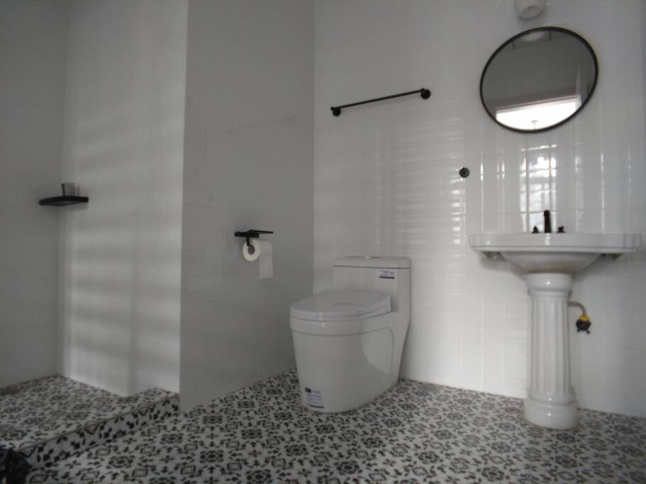 独立卫生间 Private Bathroom