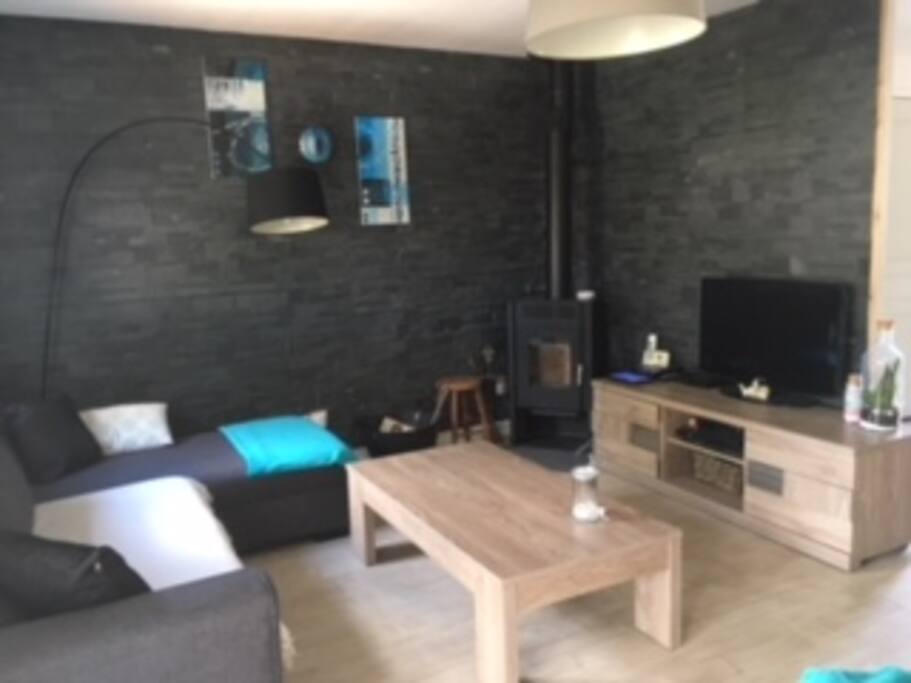 Salon ouvert sur cuisine