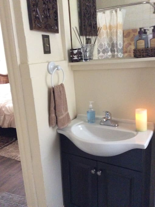Bathroom vanity