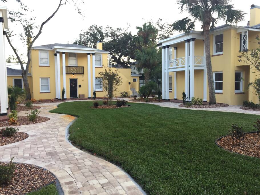 Boutique style setting - 6 apartments facing the Court Yard