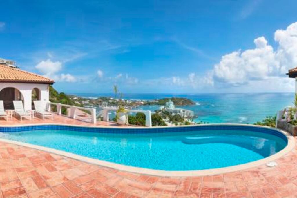 Swimming pool overlooking the ocean