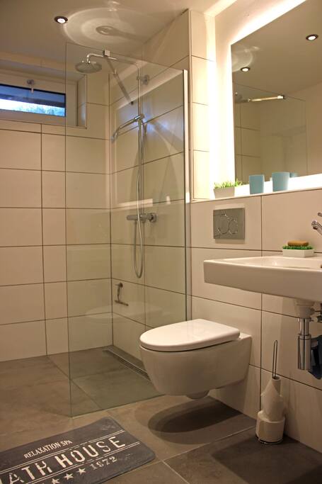 Bad mit Dusche
