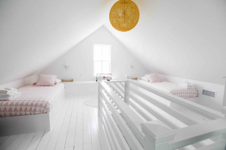 Third Floor: Front room with built in beds, view to water