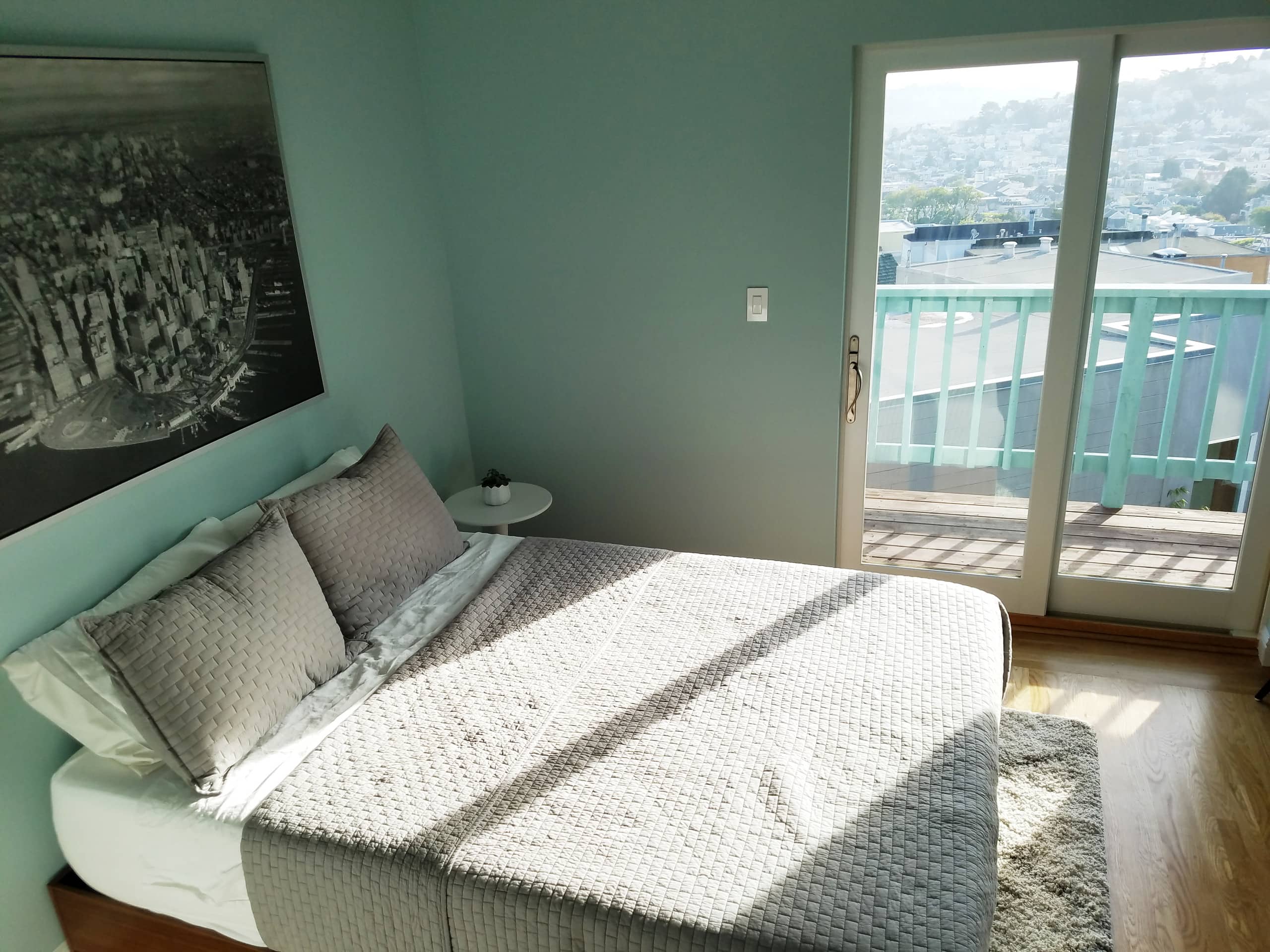 Home in San Francisco · ★4.95 · 2 bedrooms · 2 beds · 1 bath - Image 11