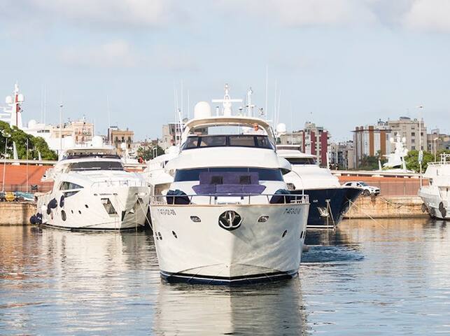 Barcelona, Luxury YACHT in Barcelona gallery image 3