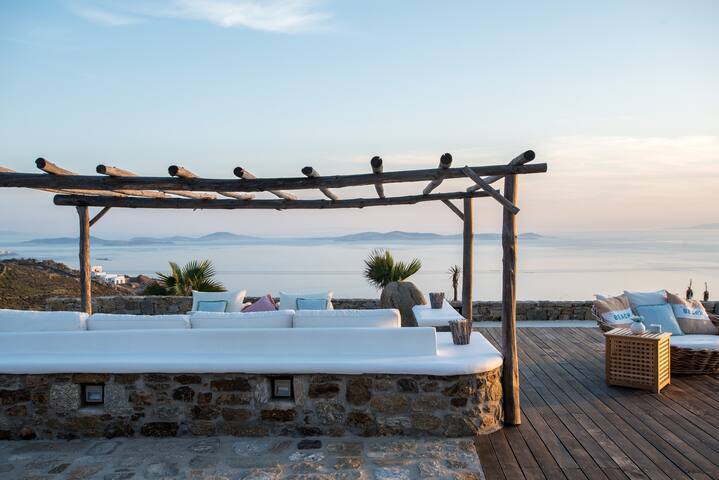 Private villa Elan Fanari Mykonos gallery image 3