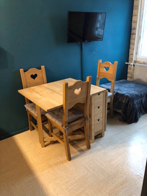 Nouvelle table à rallonges pour 6 personnes