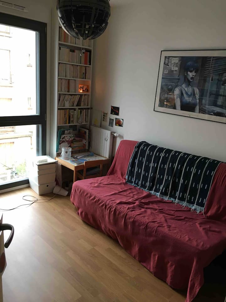 Биро/резервна соба 