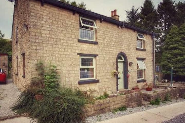 Kebbs Cottage Darwen Lancashire North West Uk Cottages For