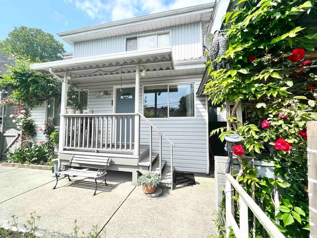 Spacious Kitsilano Home with Sunny Patio + Garden gallery image 5