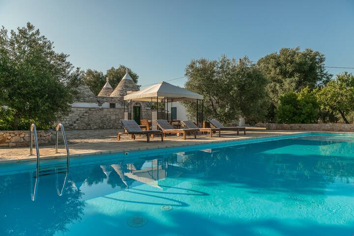 Trulli with swimming pool gallery image 2