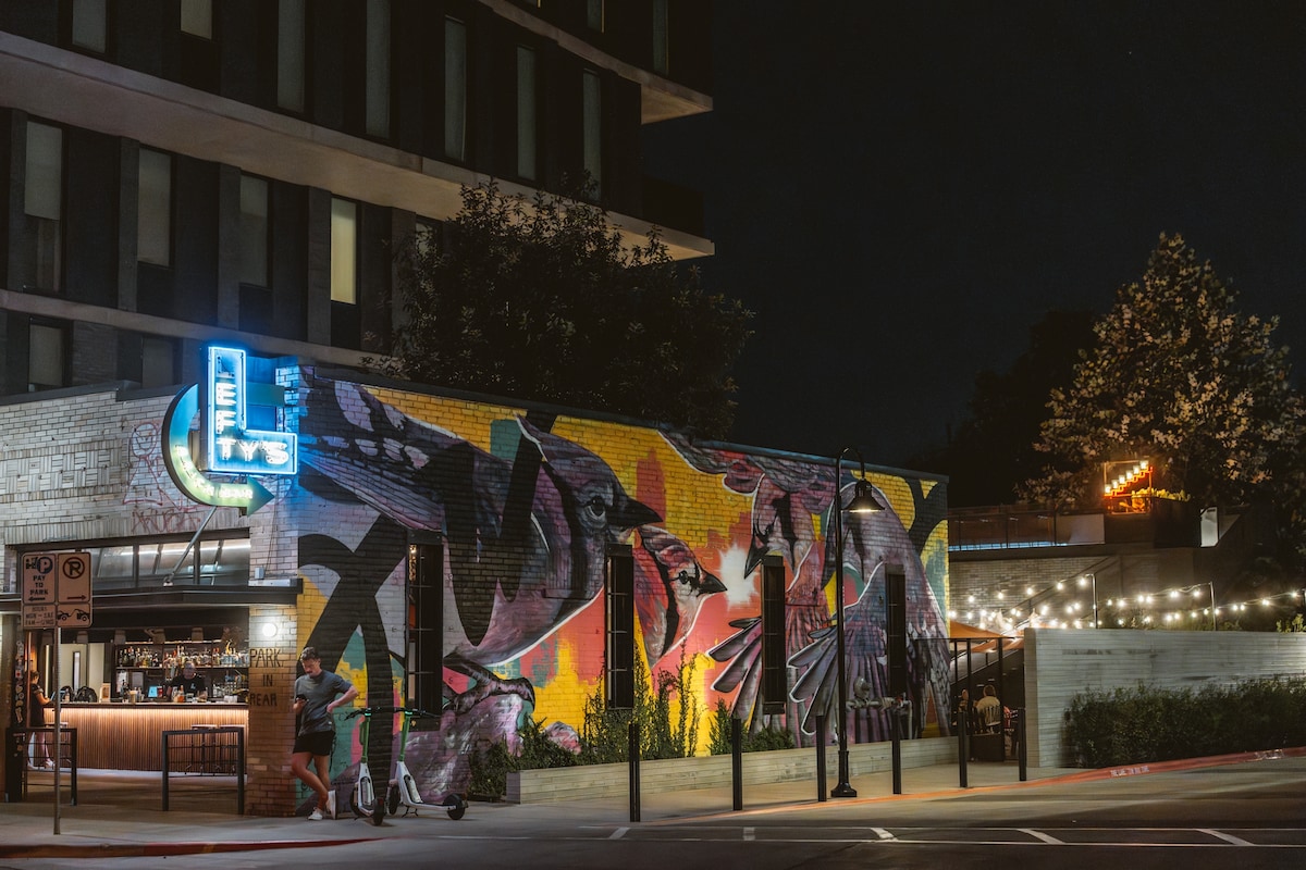 East Side Gem w/ pool – Walk to E 6th, Mins to DT