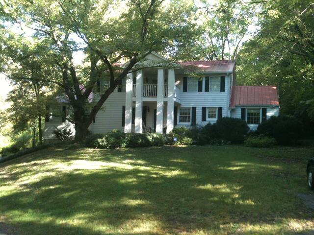 Southern Charm meets Old World Hospitality