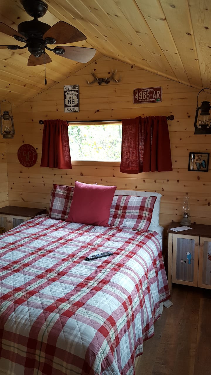 Treehouse Guest House with Farm Stay Farm stays for Rent in Fillmore