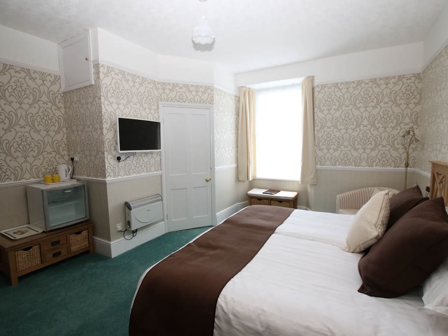 Guest room