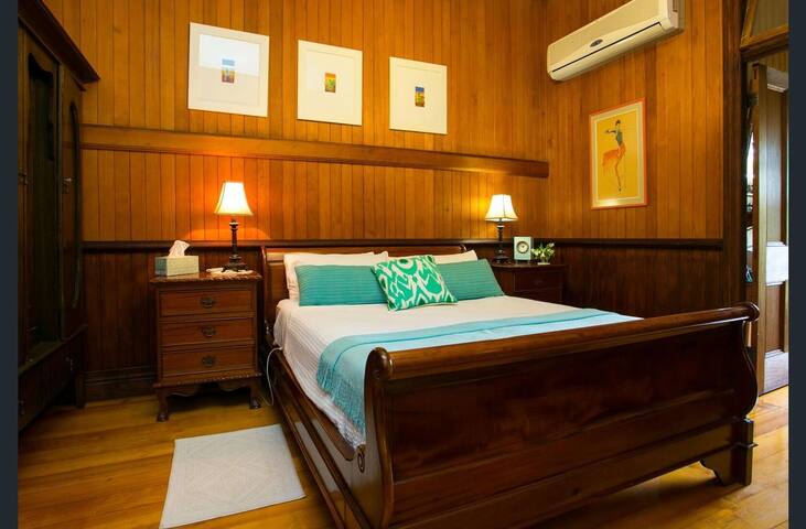 SCENIC RIM ROMANTIC GETAWAY IN LIONEL SUITE