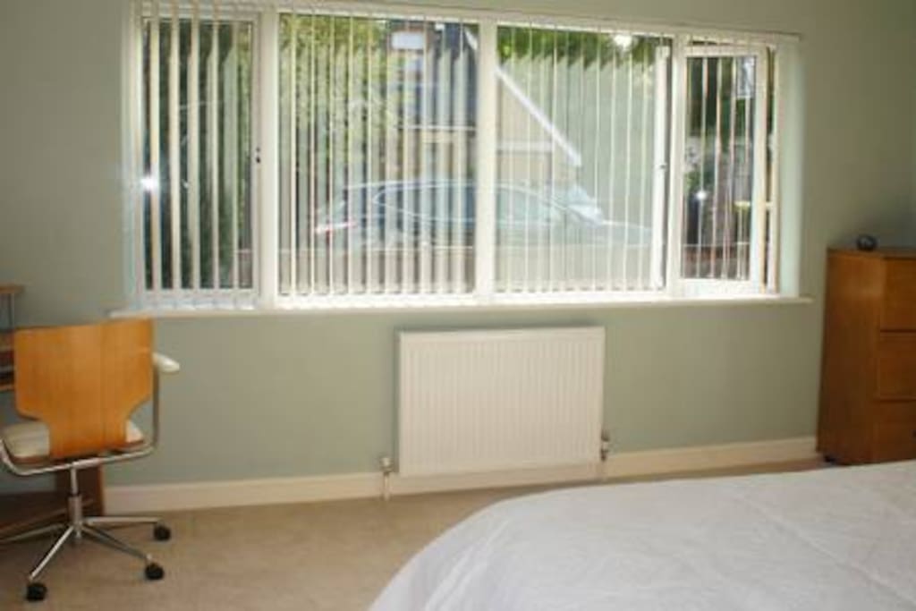 King size bedroom