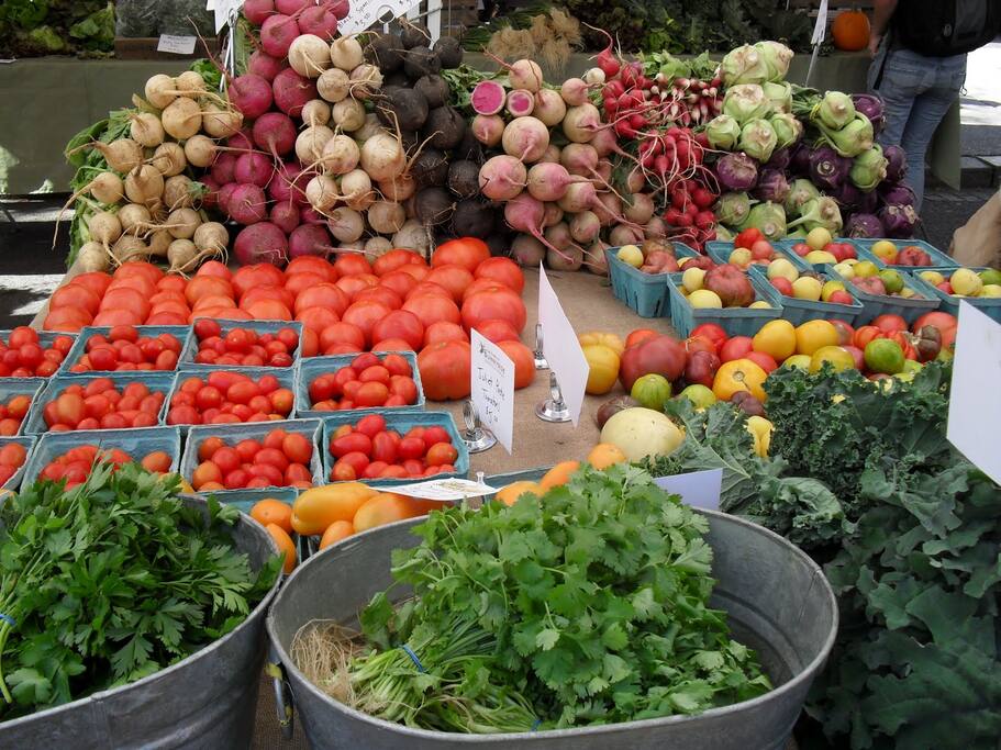 The Dupont Farmer's Market is 1 block away! Every Sunday 10a-1pm. Starting in April the hours are 830am-130pm.