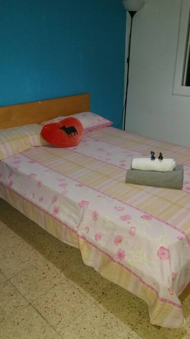 Habitación para ti mi invitado que vienes a visitar mi querida ciudad de Barcelona.