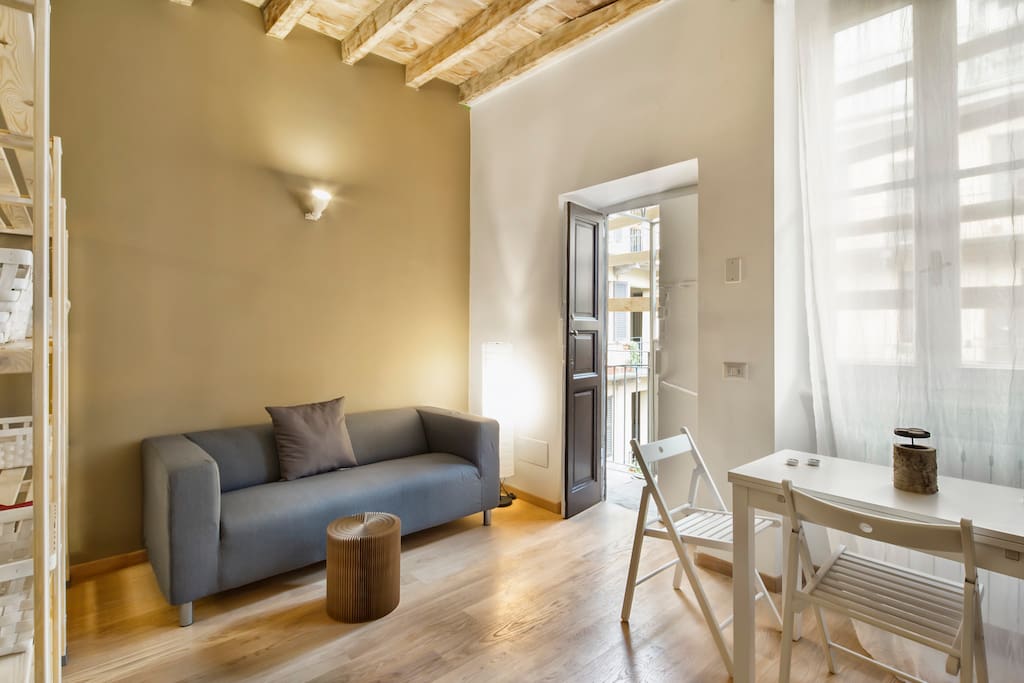 la zona living e pranzo...separata dalla zona notte