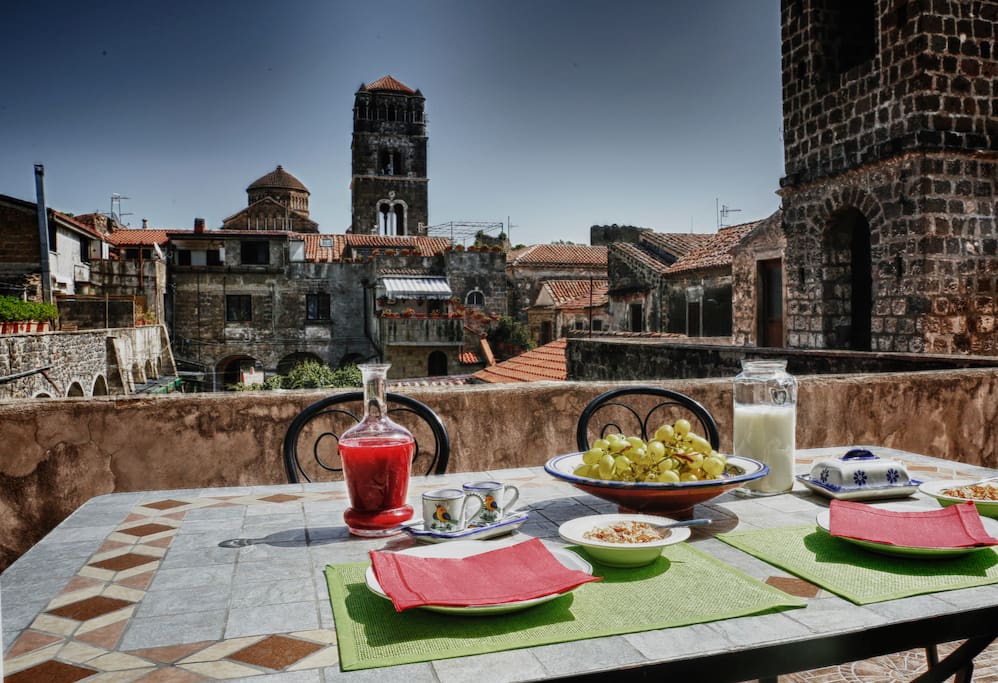 colazione sulla terrazza della torre