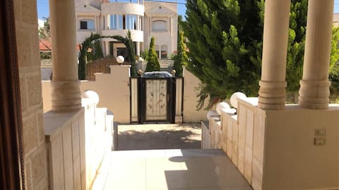 Luxury Villa - Elegant villa in the East Quarter