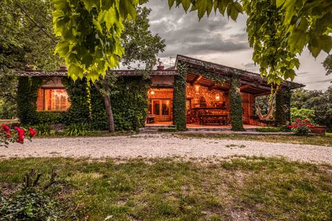 Donkeys and Roses - Il Casale