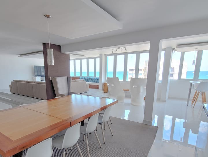 STUNNING 6BR PENTHOUSE ON ISLA VERDE BEACH