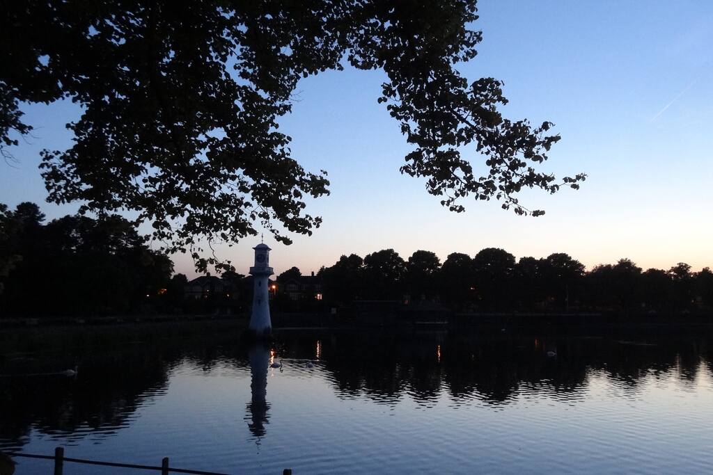 Roath Park - A 5 min walk from the house