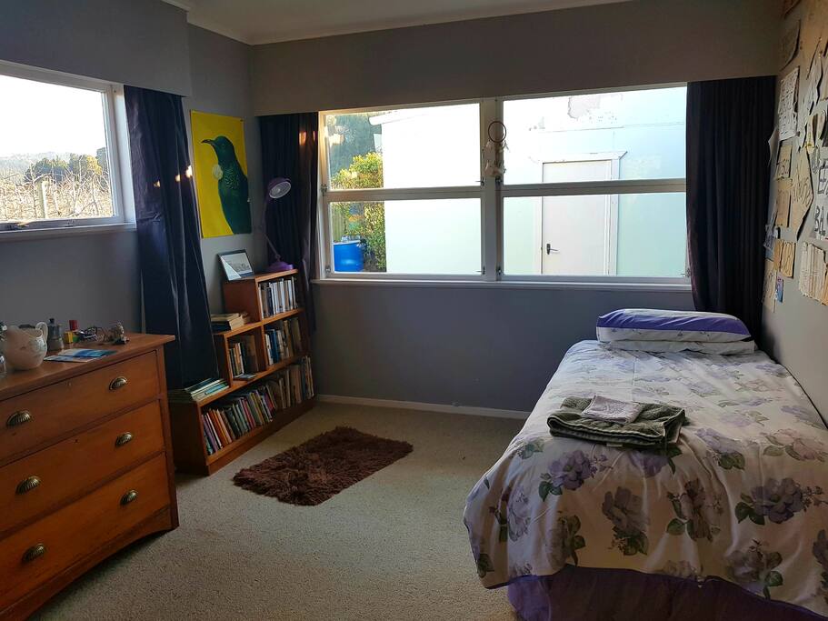 Single bedroom. Two beds are available.