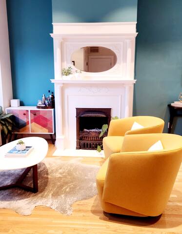 Sunny Victorian with Stunning Bay and City Views