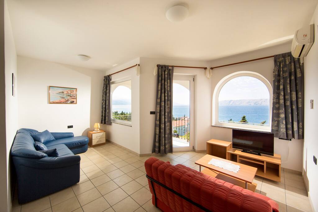 Living room with a seaview