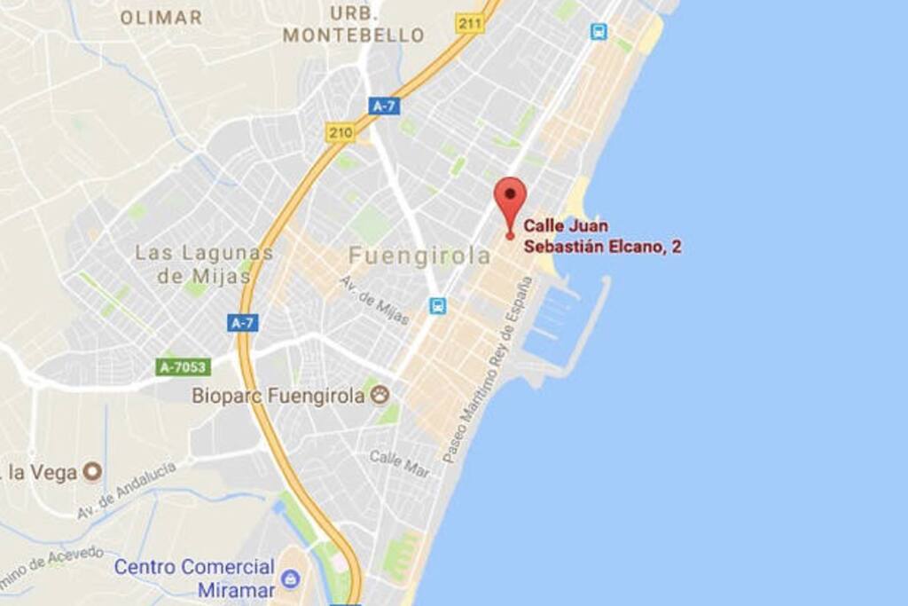 Excellent location close to the beach and Sport port in the center of Fuengirola.
Excelente localización junto a la playa y el Puerto deportivo en el centro de Fuengirola.