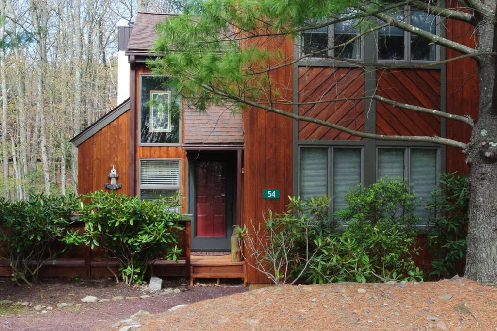 The Chalet at Blue Heron Big Boulder - 레이크 하모니(Lake Harmony)의 타운하우스에서 살아보기, 펜실베니아, 미국
