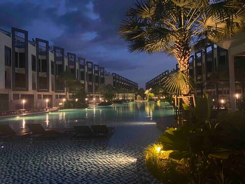 Near the city, 5 mins to Royal Palace, Palm Vacation, Dream Tour Pond,