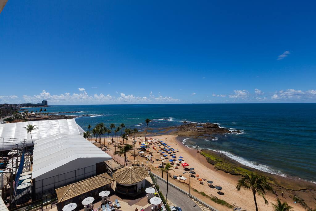 vista para o mar do quarto e da sala