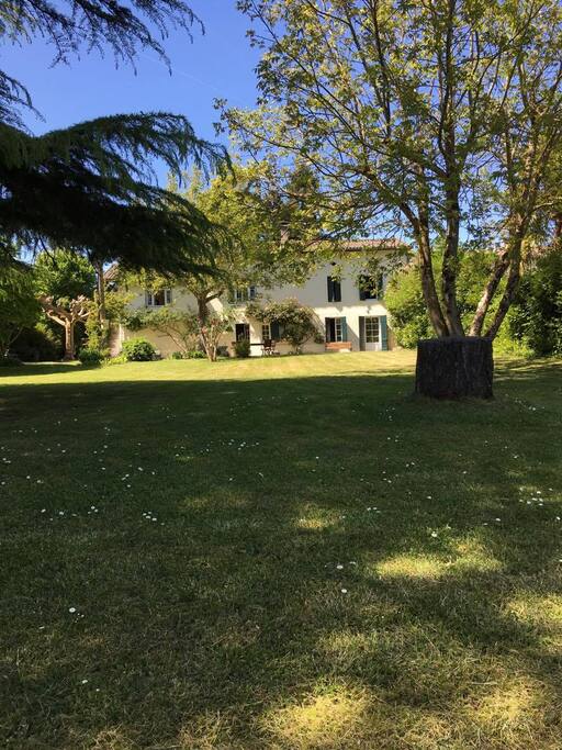 rez de jardin de 78m2 donnant sur la Dordogne