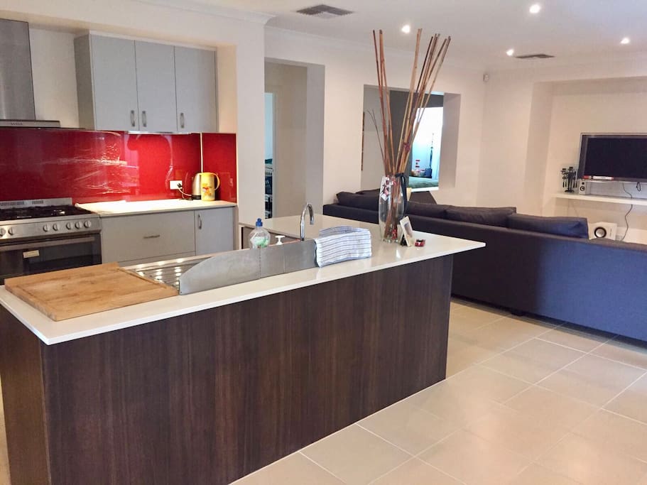 Kitchen for light cooking(instant noodles, heat up food) - microwave, toaster, fridge can be used