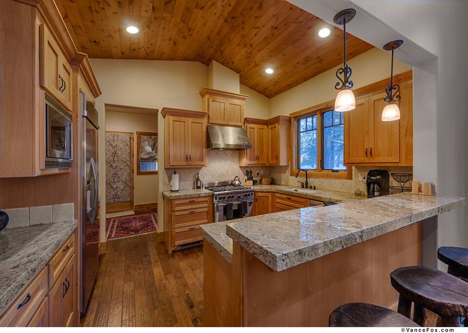 Gourmet kitchen