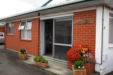 " Seddon Gardens" a Rotorua thermal home