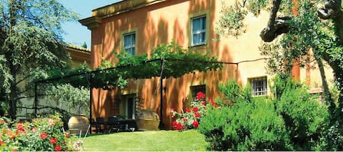 Popular Airbnb listing: Dream in Tuscany, Villa with pool in Peccioli