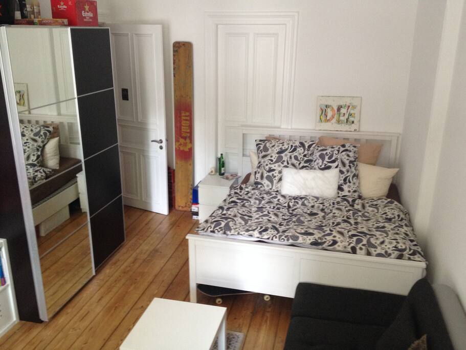Bett/Bed